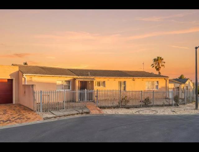 4 BEDROOM HOUSE FOR SALE IN NORTHPINE